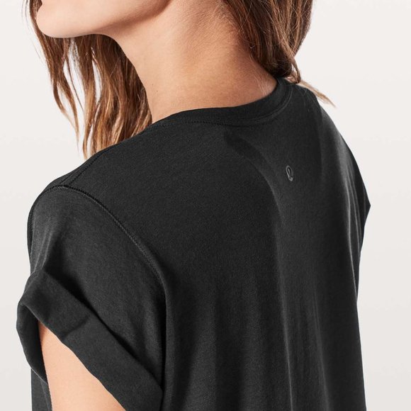 lululemon Roll Around Tee *Expression - Picture 4 of 6